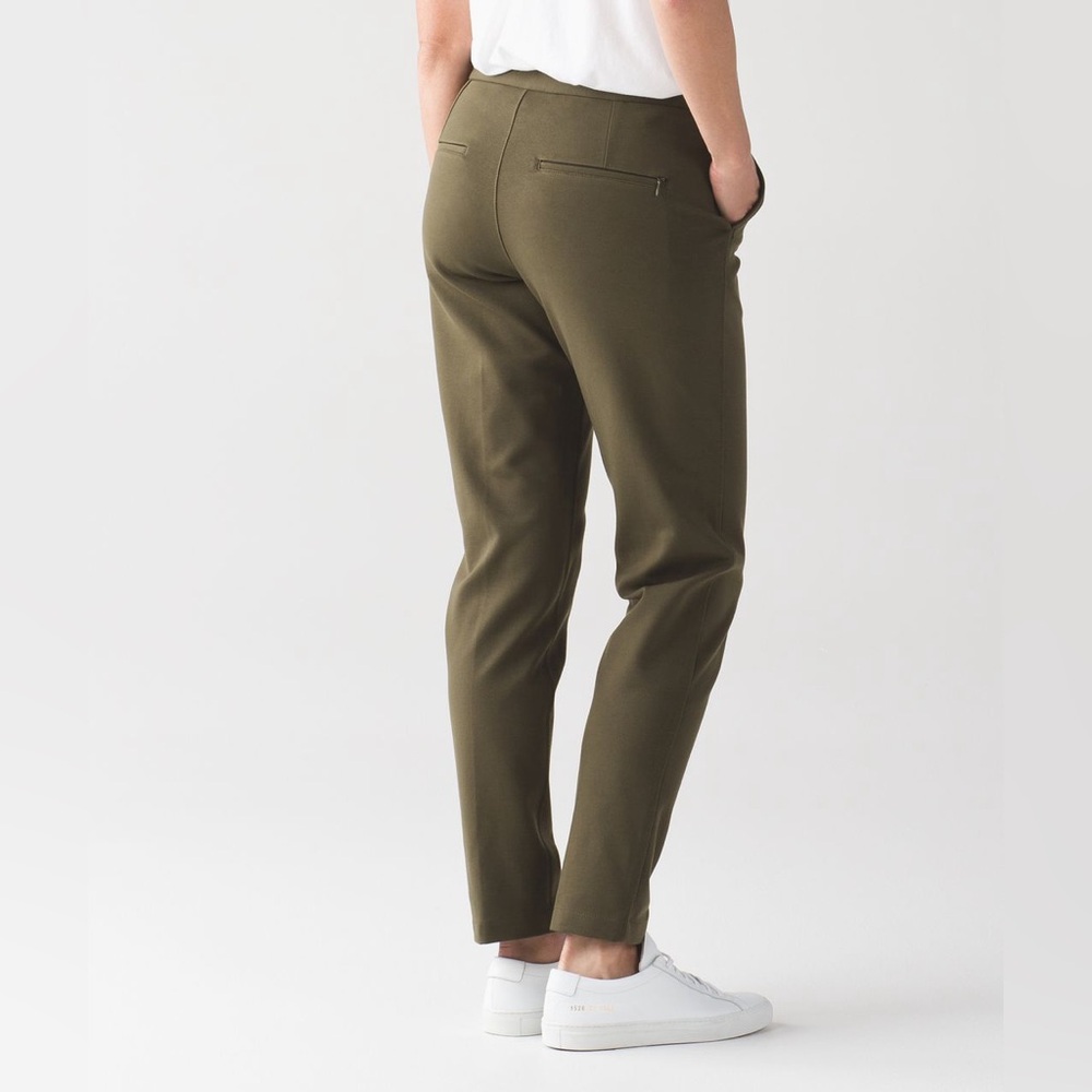 Size 6 | Lululemon City Trek Trouser (Ponte)
Military Green